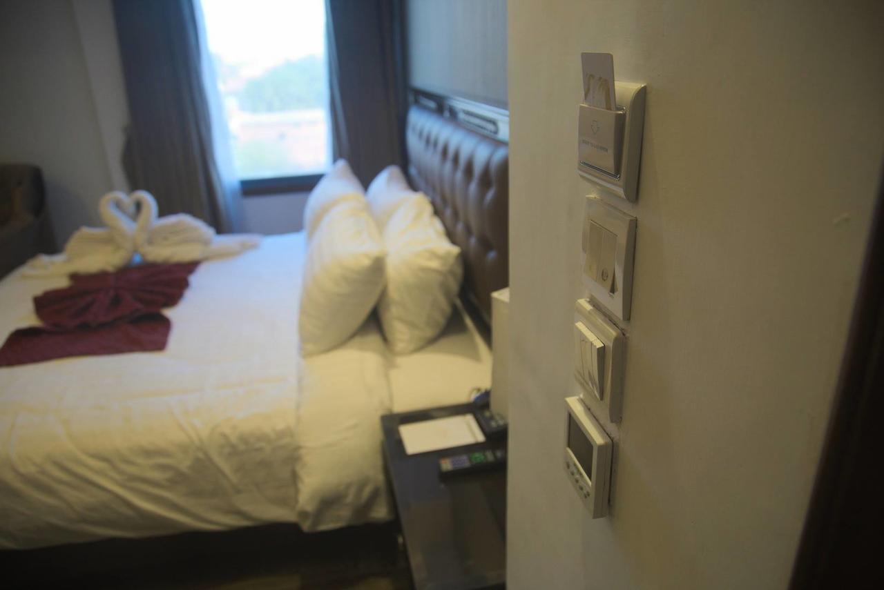Savoey Hotel Lahore Exterior photo