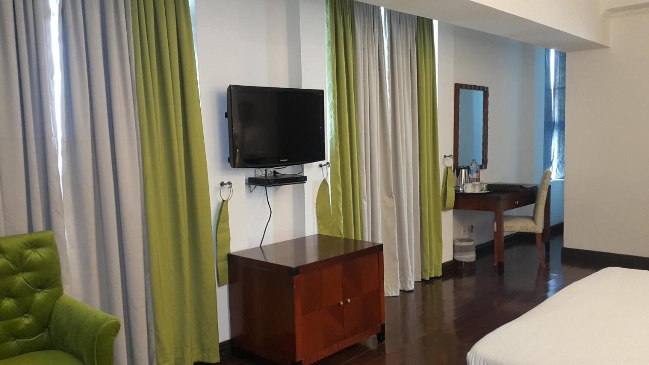 Savoey Hotel Lahore Exterior photo