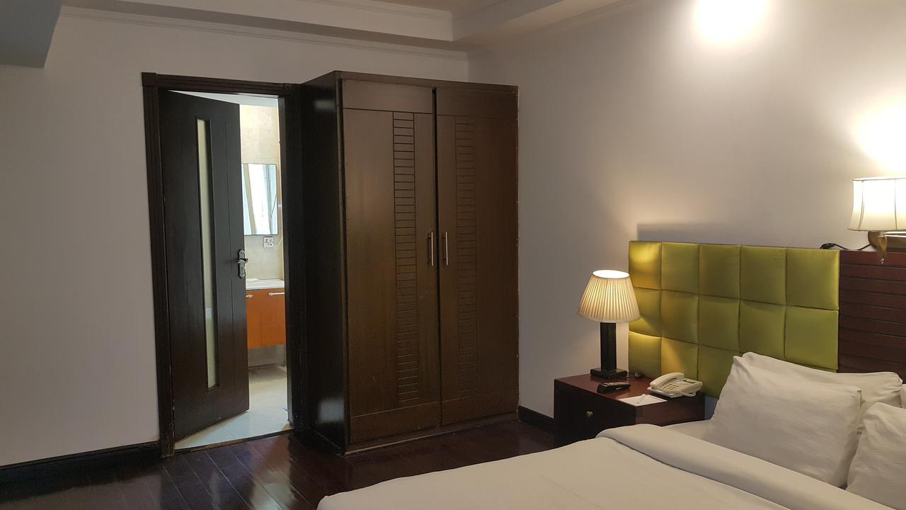 Savoey Hotel Lahore Exterior photo